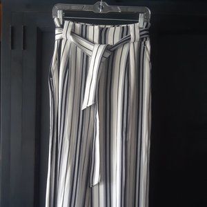 H&M  Striped Pant. BLK and WT, Wide Leg. Size 4.